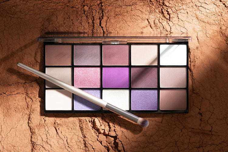 Paletas de sombras de ojos y maquillaje
